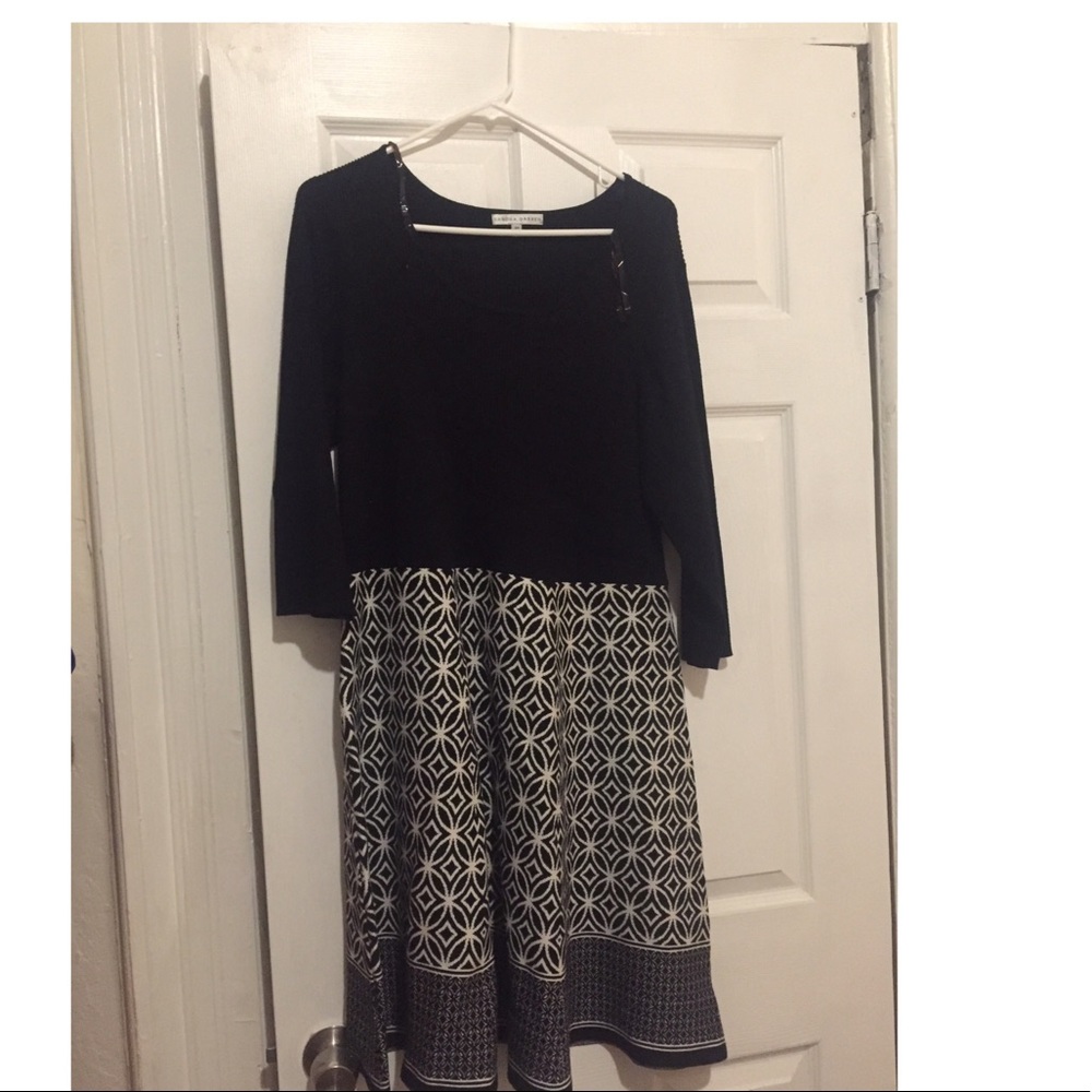 Sandra Darren black and white sweater dress